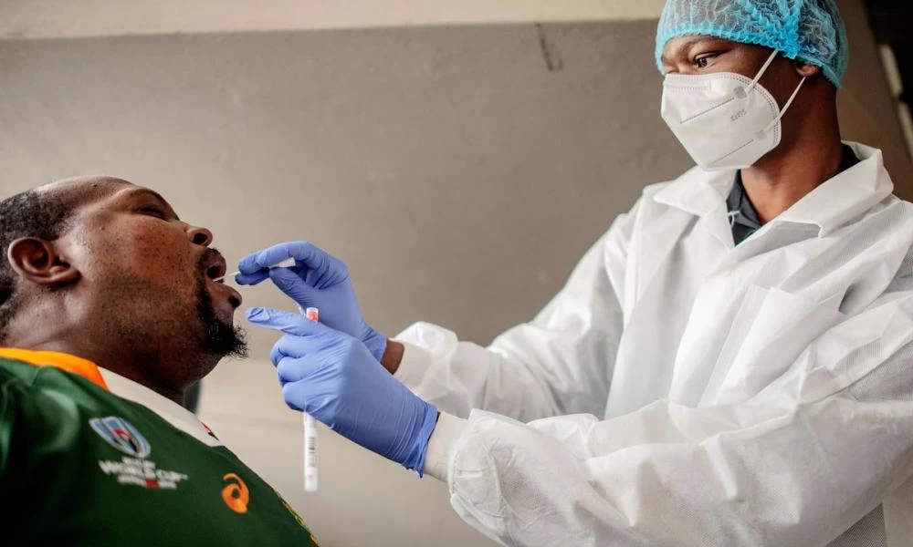 Κορονοϊός: 501.V2 το όνομα της νέας μετάλλαξης του ιού